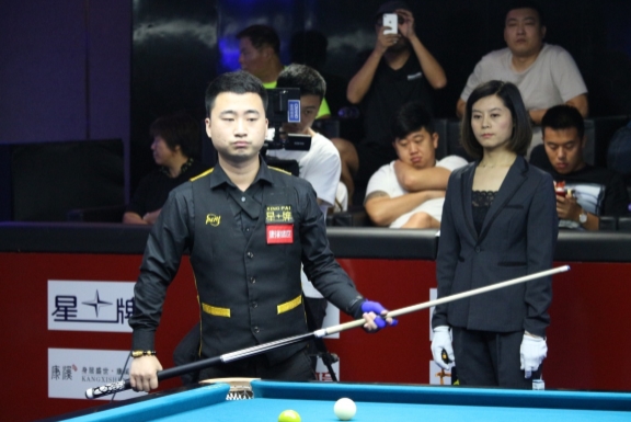 亮的封盖和 亮的封盖和