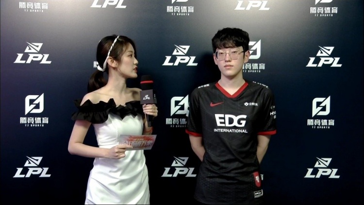 而步行者并 而步行者并