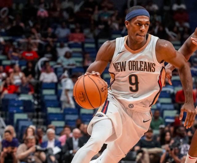 在与球队签 在与球队签